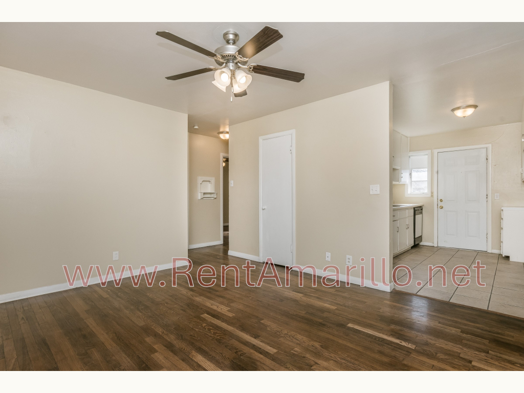 B003_2707 A C - 003_Living Room-2