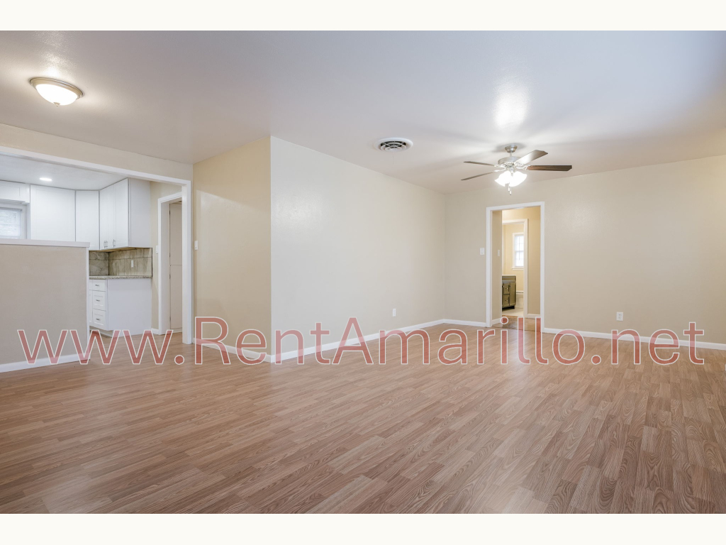 B003_2604 D - 003_Living Room-2