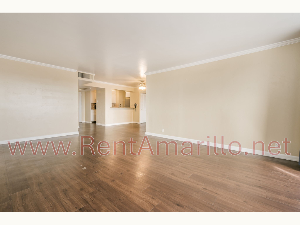 B002_LT - 002_Living Room-2